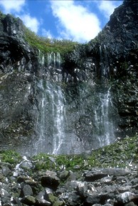 夏のフレペの滝